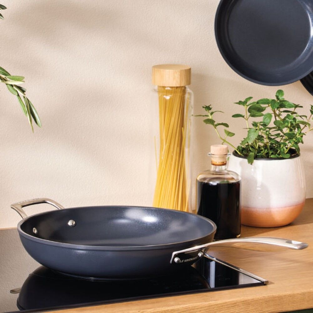 12indeep_fry_pan_gallery2.jpg