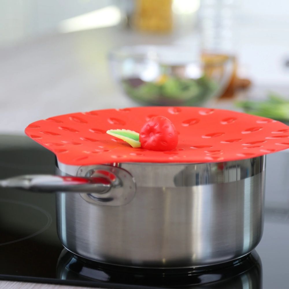 charles-viancin-9502-strawberry-lid-9-silicone-ambiance.jpeg