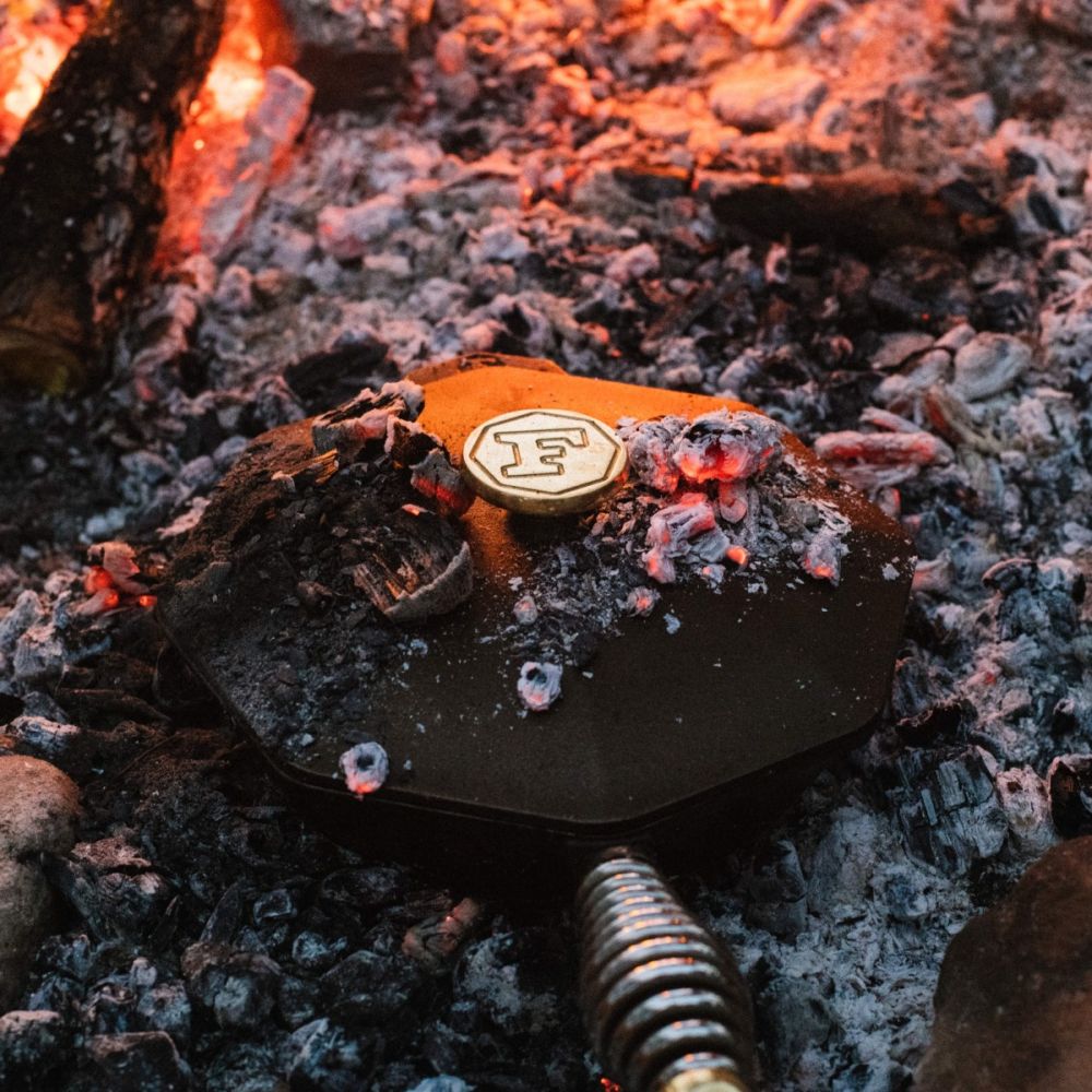 finex-skillet-8-with-lid-campfire_1.jpg