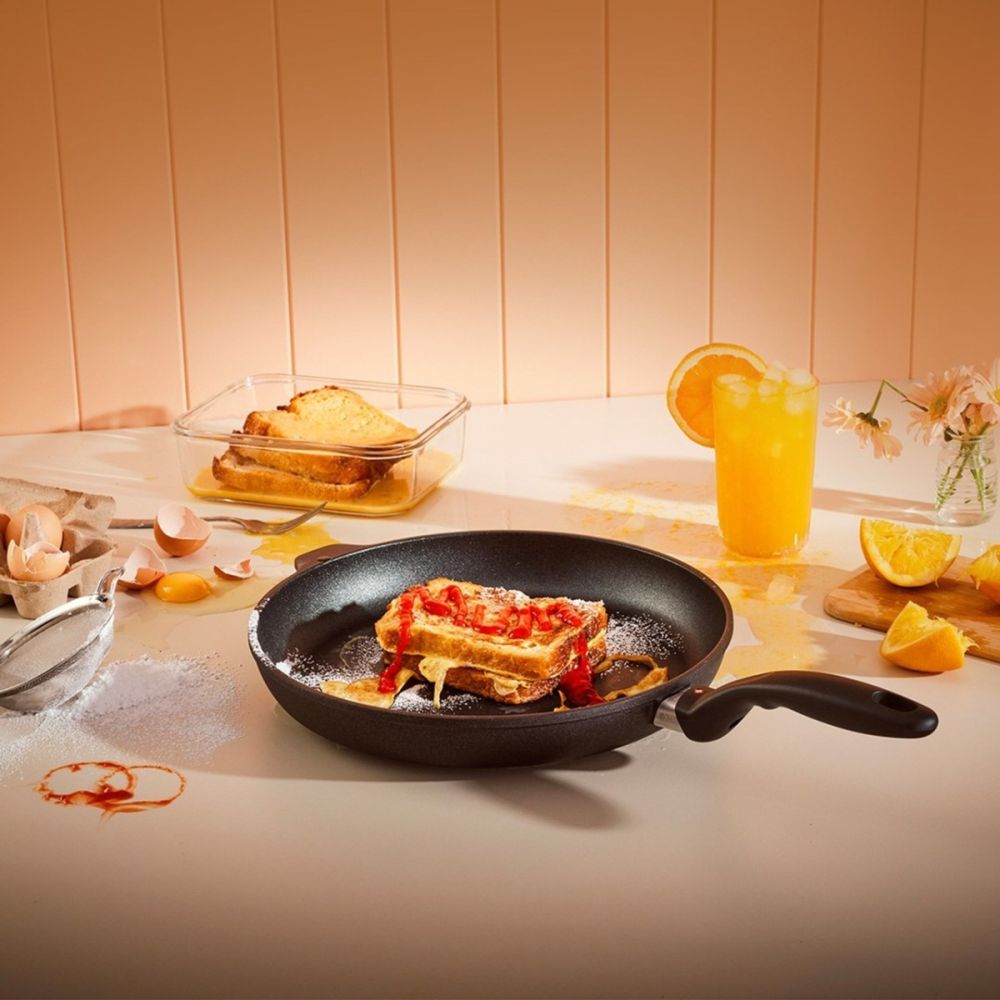 kitchen_warehouse_swiss_diamond_2.jpg
